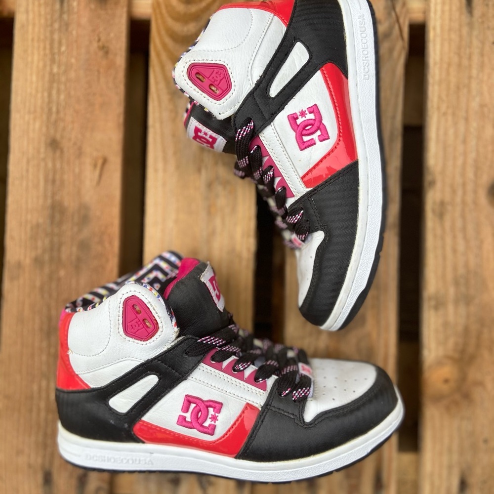 BRAND NEW, DC Rebound Hi Top